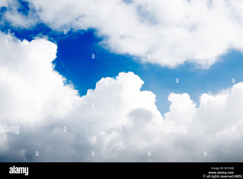 clearing-up-blue-sky-and-white-cloudsfresh-blue-skies-M1X44J